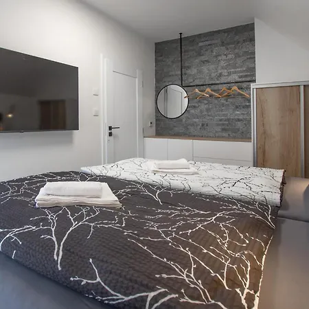 Lakeside Lipno Club Apartment Frymburk