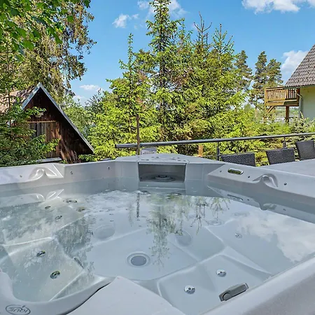 Lakeside Lipno Club Apartment Frymburk